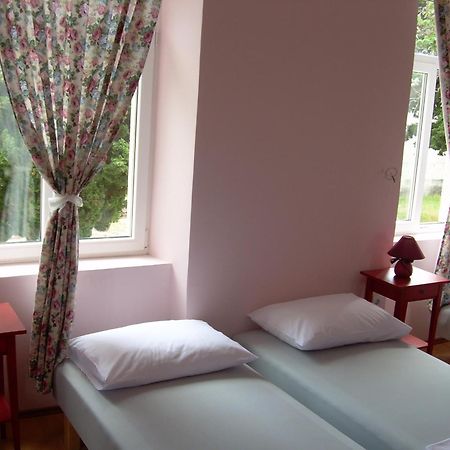 Phara Hostel Gdinj Exterior foto